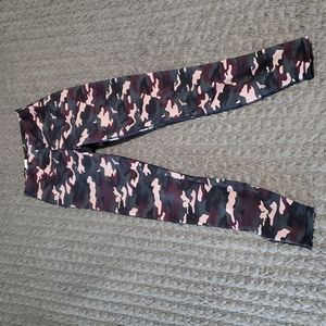 FABLETICS CAMO LEGGINGS